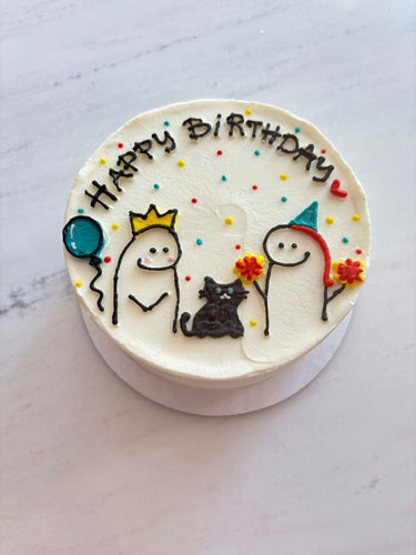 Кръгла бяла торта с ръчна рисунка и надпис HAPPY BIRTHDAY