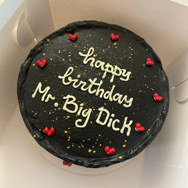 Кръгла черна торта с брокатена украса и надпис happy birthday Mr. Big Dick